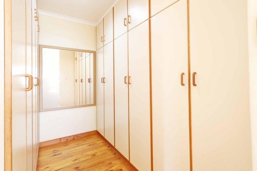 4 Bedroom Property for Sale in Van Riebeeckshof Western Cape